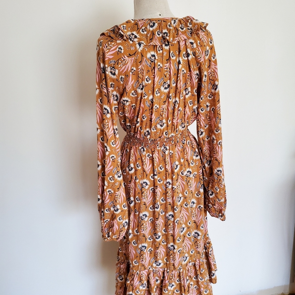 Universal Threads Baloon ruffle collar dress - Picture 3 of 6